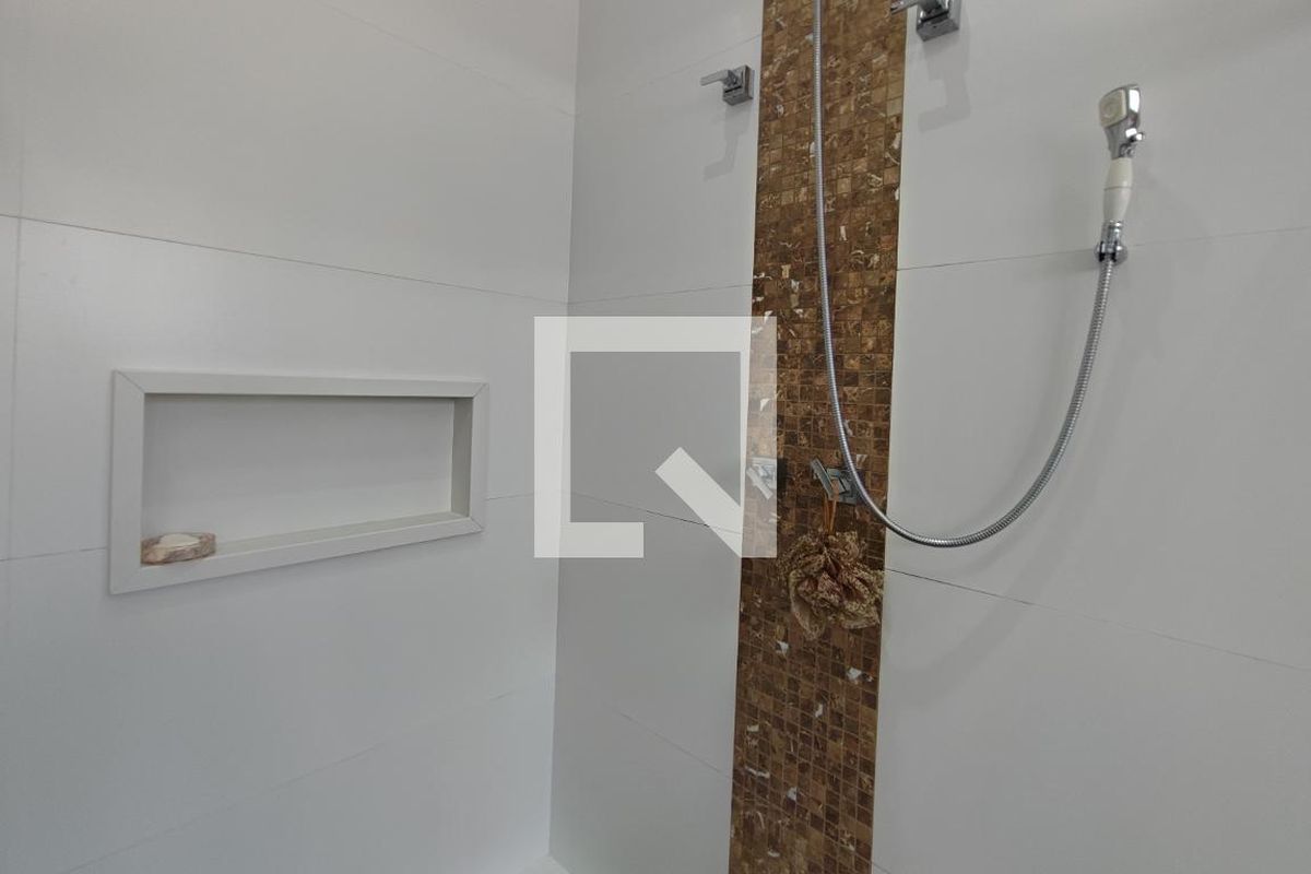 Casa à Venda - Swiss Park, 3 Quartos,  250 m2 em , Campinas - sp | SoloBR