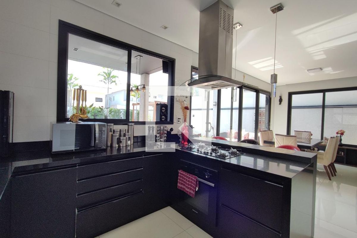 Casa à Venda - Swiss Park, 3 Quartos,  250 m2 em , Campinas - sp | SoloBR