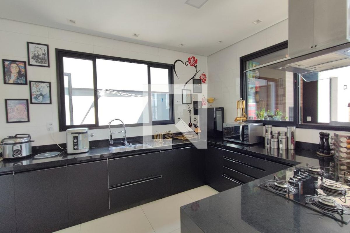 Casa à Venda - Swiss Park, 3 Quartos,  250 m2 em , Campinas - sp | SoloBR