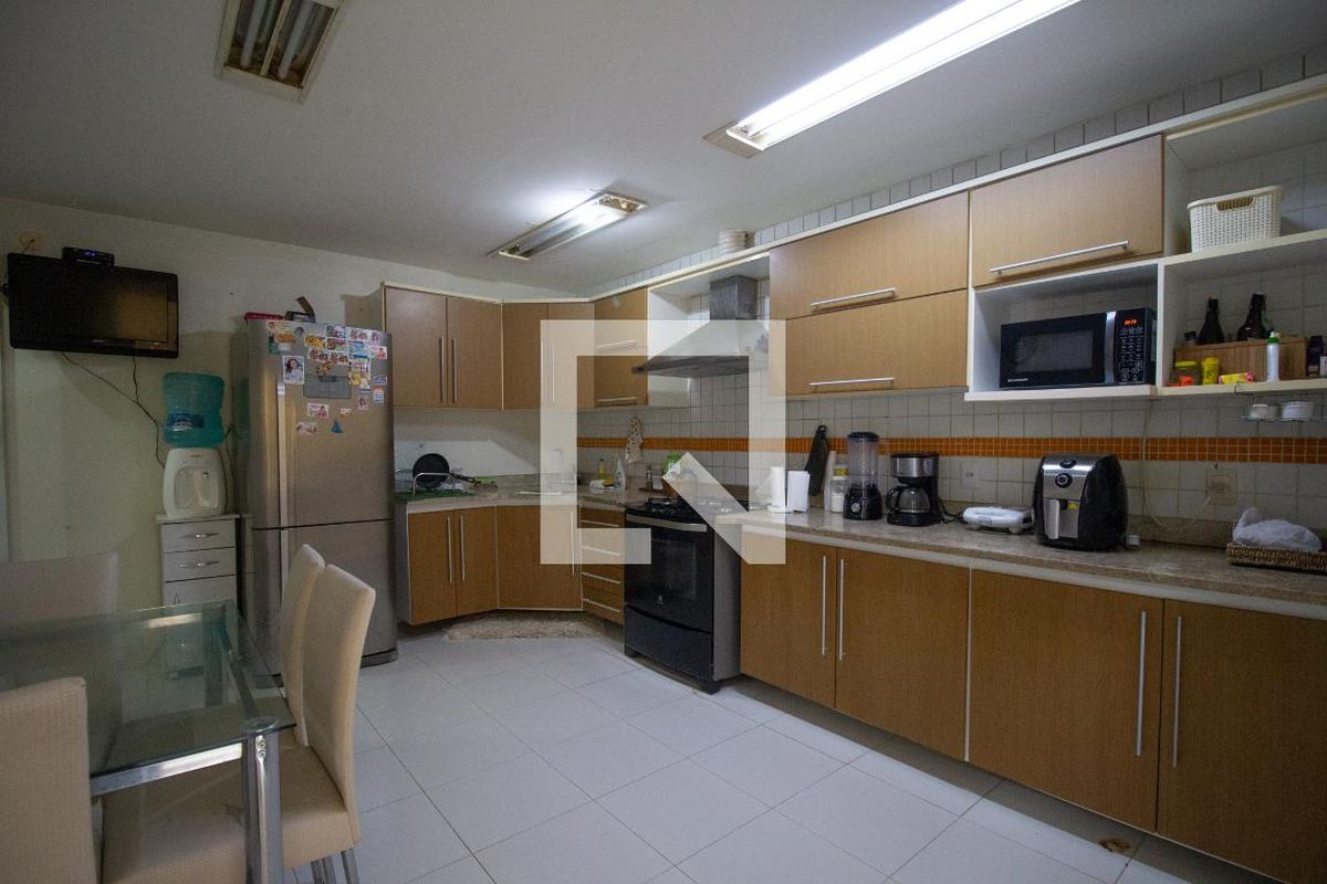 Casa, 4 quartos, 340 m² - Foto 50