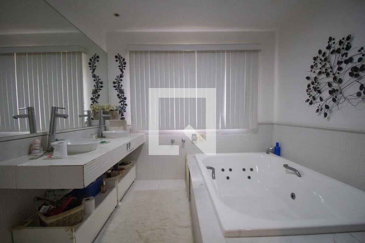 Casa, 4 quartos, 340 m² - Foto 16