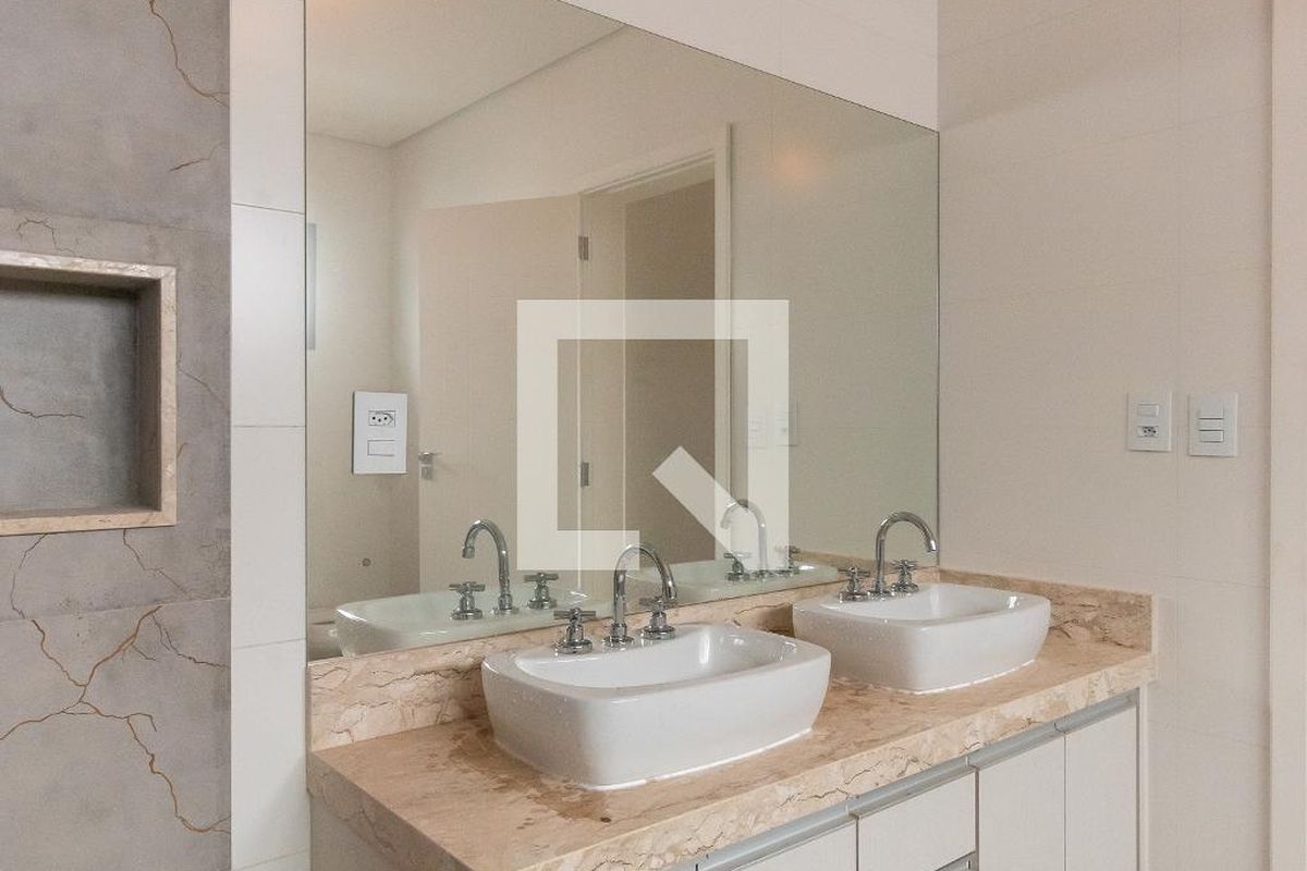 Casa à Venda - Swiss Park, 3 Quartos,  264 m2 em , Campinas - sp | SoloBR