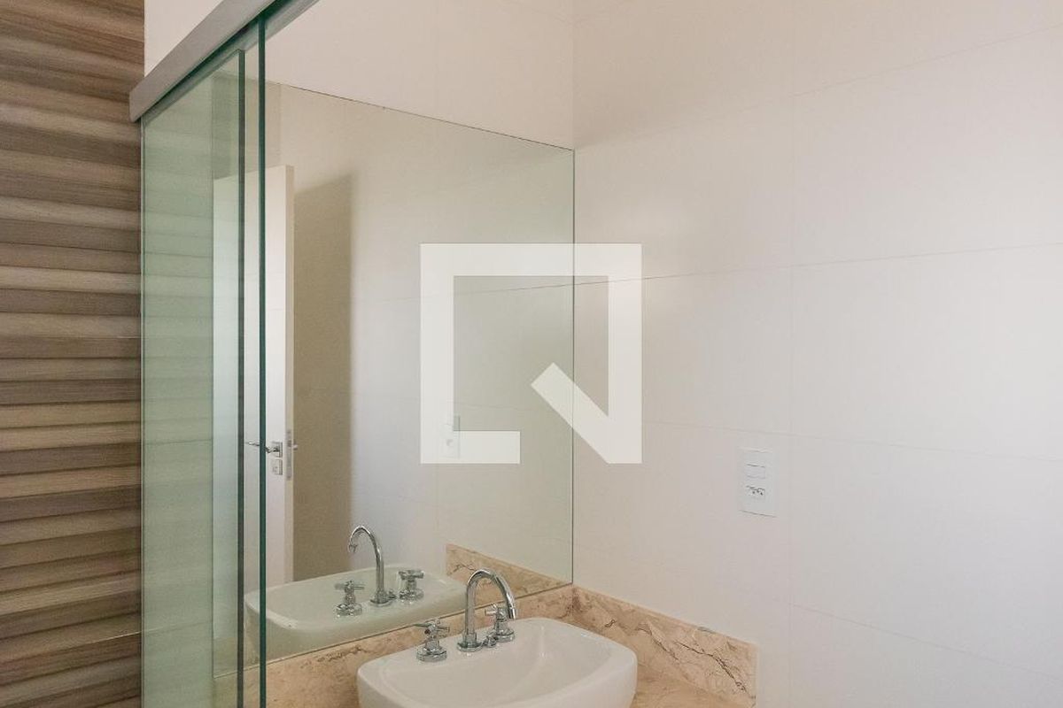 Casa à Venda - Swiss Park, 3 Quartos,  264 m2 em , Campinas - sp | SoloBR