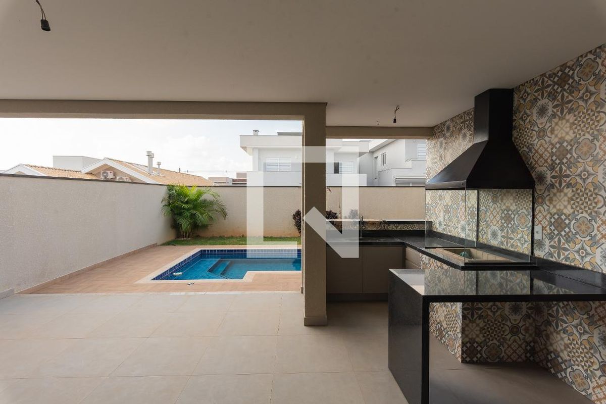 Casa à Venda - Swiss Park, 3 Quartos,  264 m2 em , Campinas - sp | SoloBR