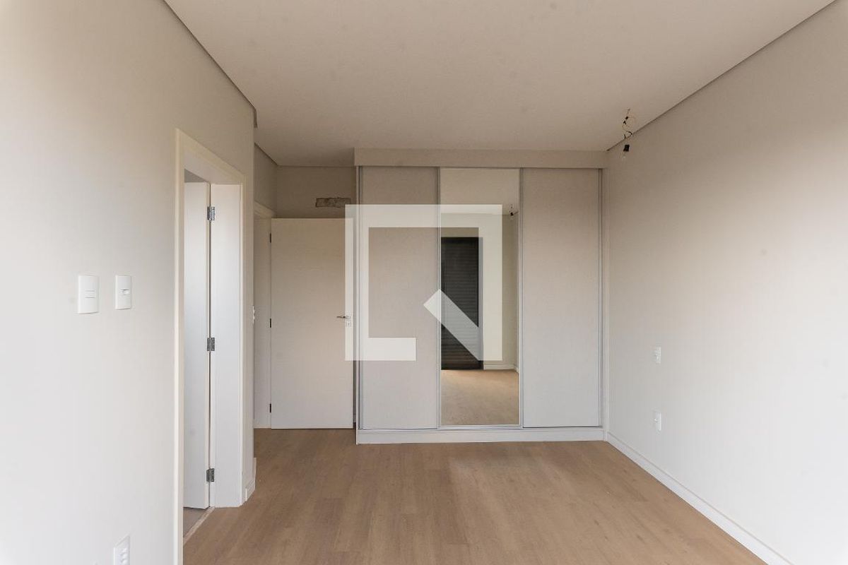 Casa à Venda - Swiss Park, 3 Quartos,  264 m2 em , Campinas - sp | SoloBR