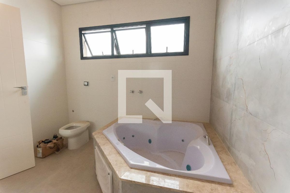 Casa à Venda - Swiss Park, 3 Quartos,  264 m2 em , Campinas - sp | SoloBR