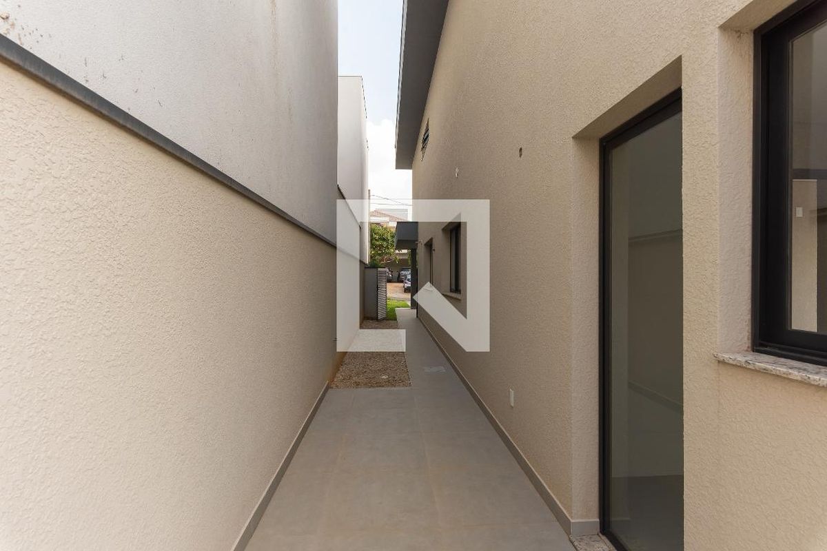 Casa à Venda - Swiss Park, 3 Quartos,  264 m2 em , Campinas - sp | SoloBR
