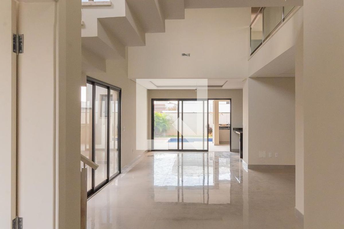 Casa à Venda - Swiss Park, 3 Quartos,  264 m2 em , Campinas - sp | SoloBR