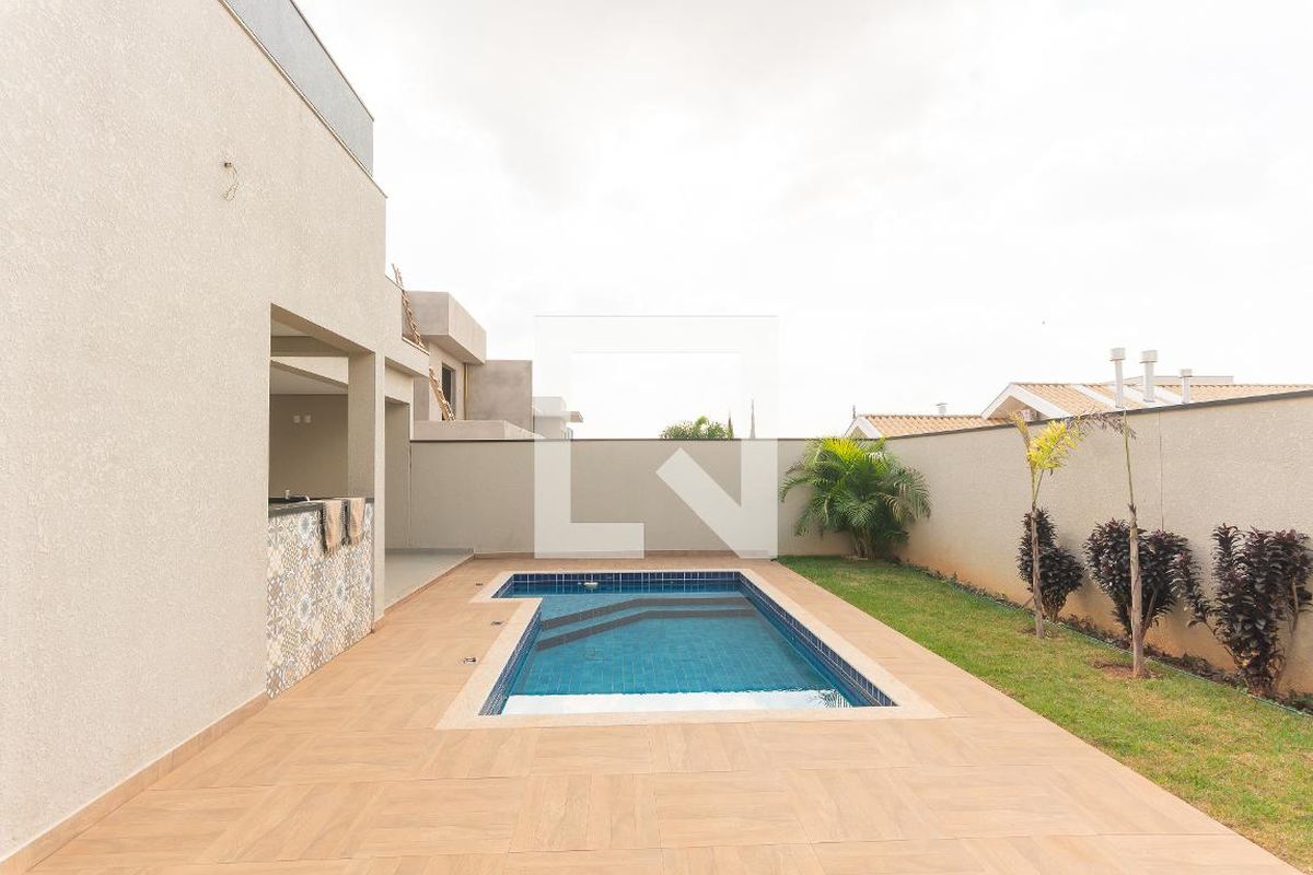 Casa à Venda - Swiss Park, 3 Quartos,  264 m2 em , Campinas - sp | SoloBR