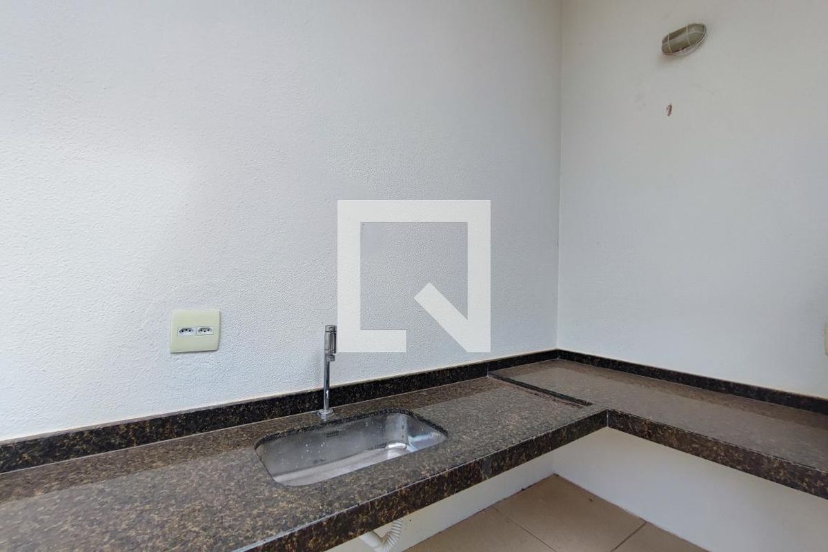Casa à Venda - Swiss Park, 3 Quartos,  188 m2 em , Campinas - sp | SoloBR