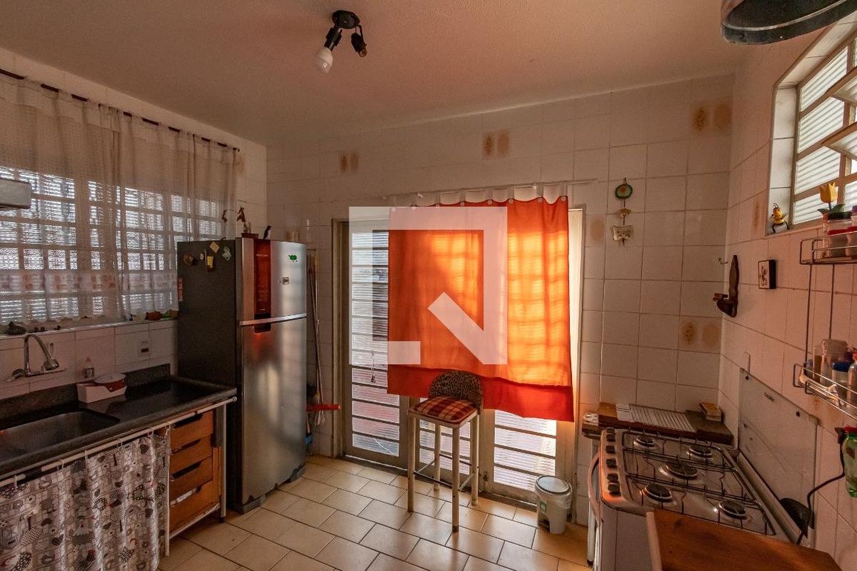 Casa à Venda - Taquaral, 2 Quartos,  164 m2 em , Campinas - sp | SoloBR
