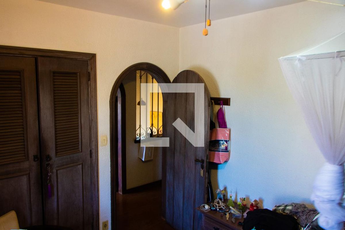Casa à Venda - Vila Brandina, 4 Quartos,  1243 m2 em , Campinas - sp | SoloBR