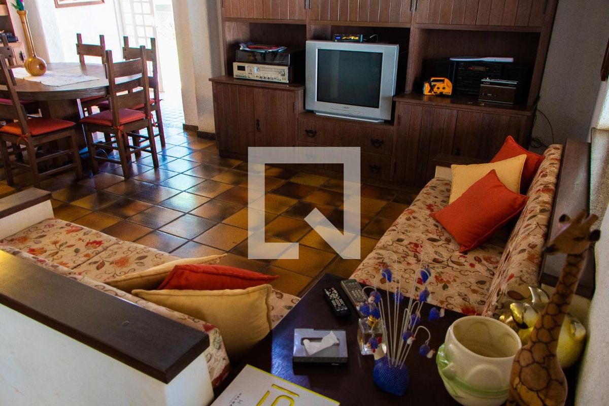 Casa à Venda - Vila Brandina, 4 Quartos,  1243 m2 em , Campinas - sp | SoloBR