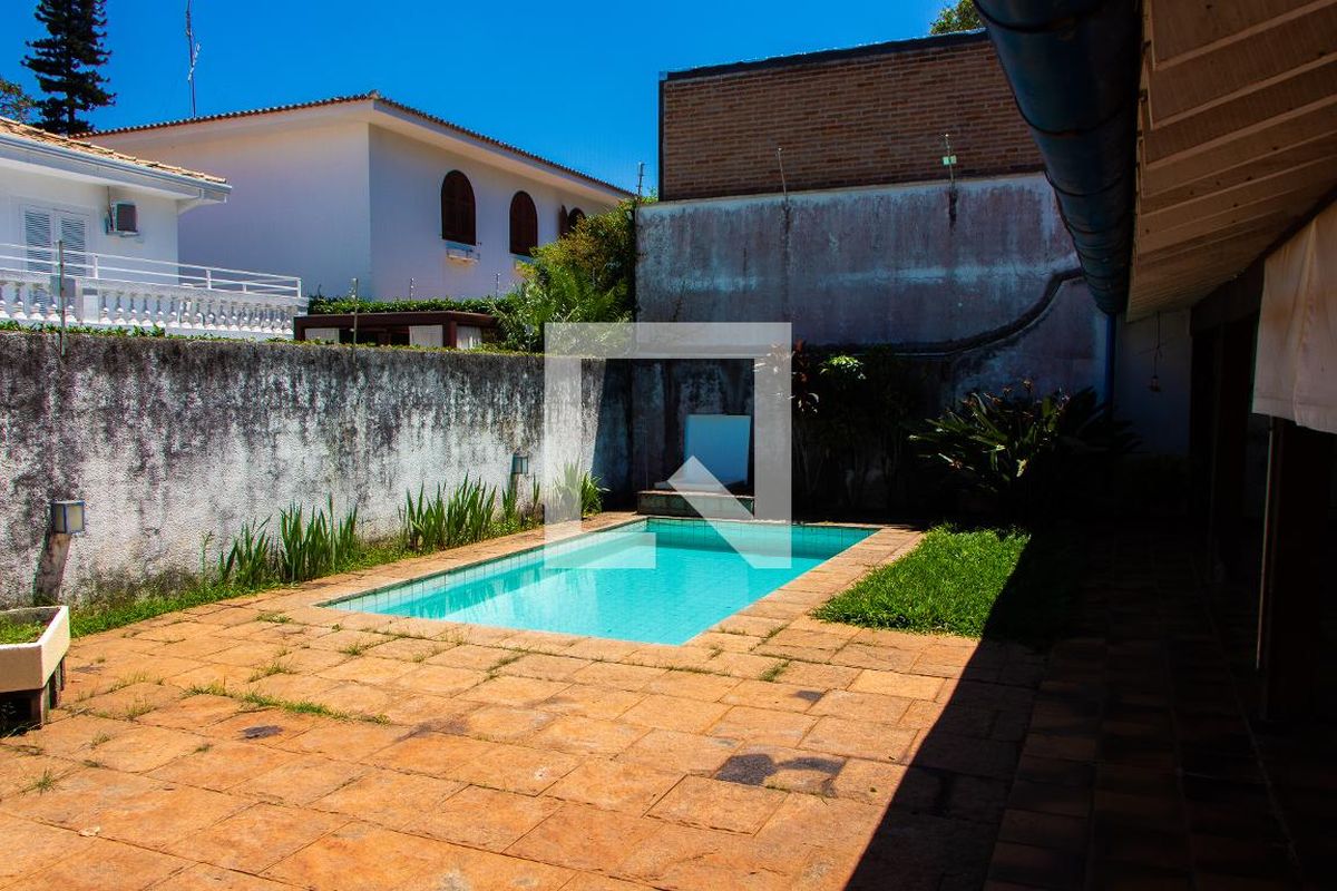Casa à Venda - Vila Brandina, 4 Quartos,  1243 m2 em , Campinas - sp | SoloBR