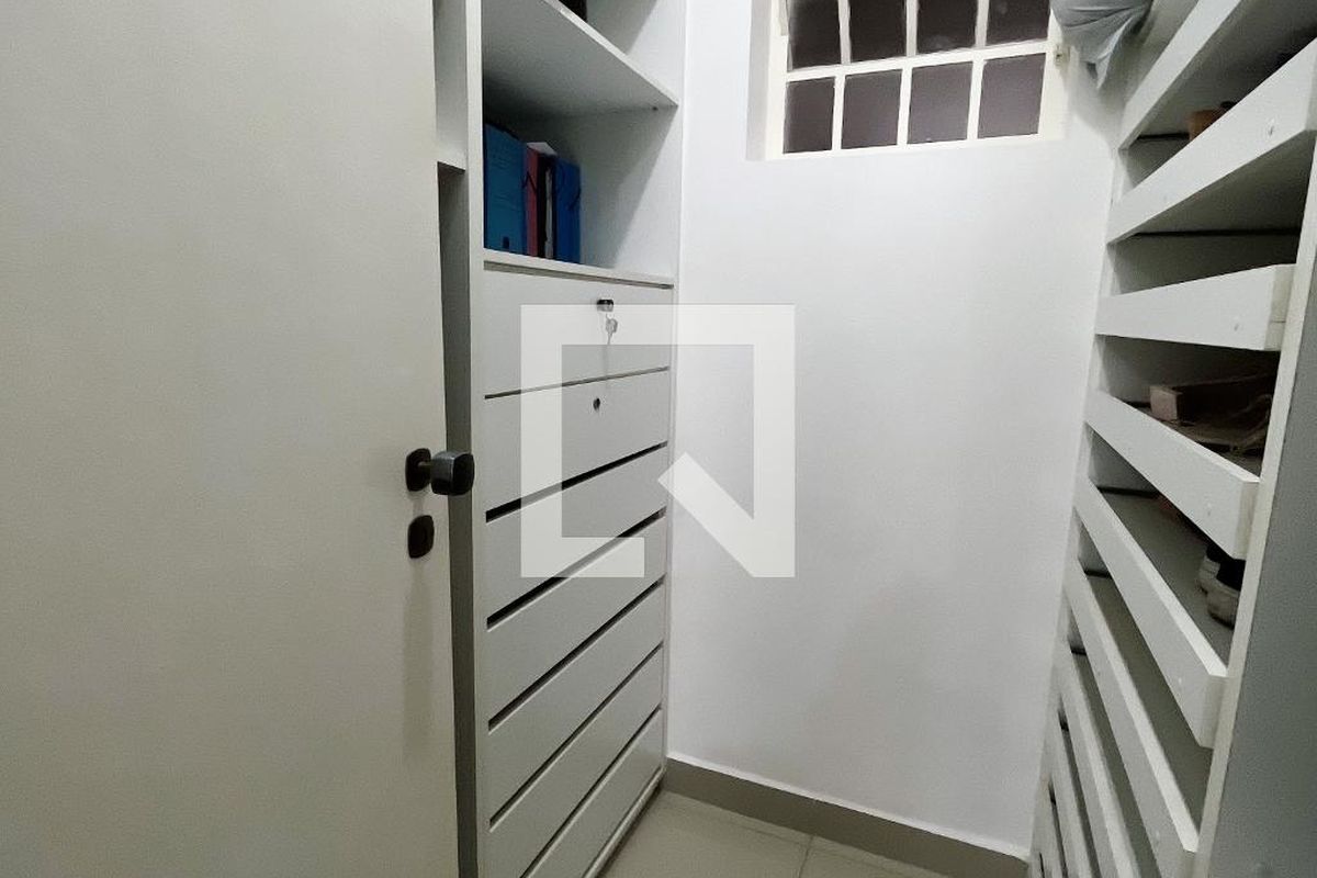 Casa à Venda - Jardim Chapadão, 4 Quartos,  193 m2 em , Campinas - sp | SoloBR