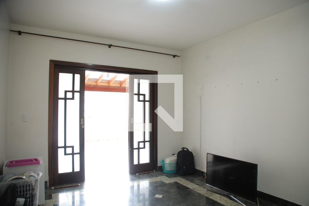 Casa, 3 quartos, 170 m² - Foto 2