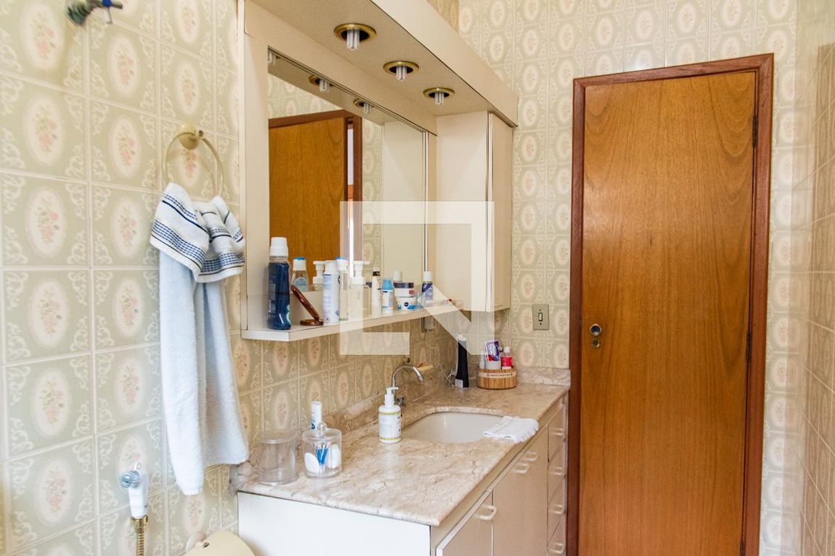 Casa, 4 quartos, 260 m² - Foto 48