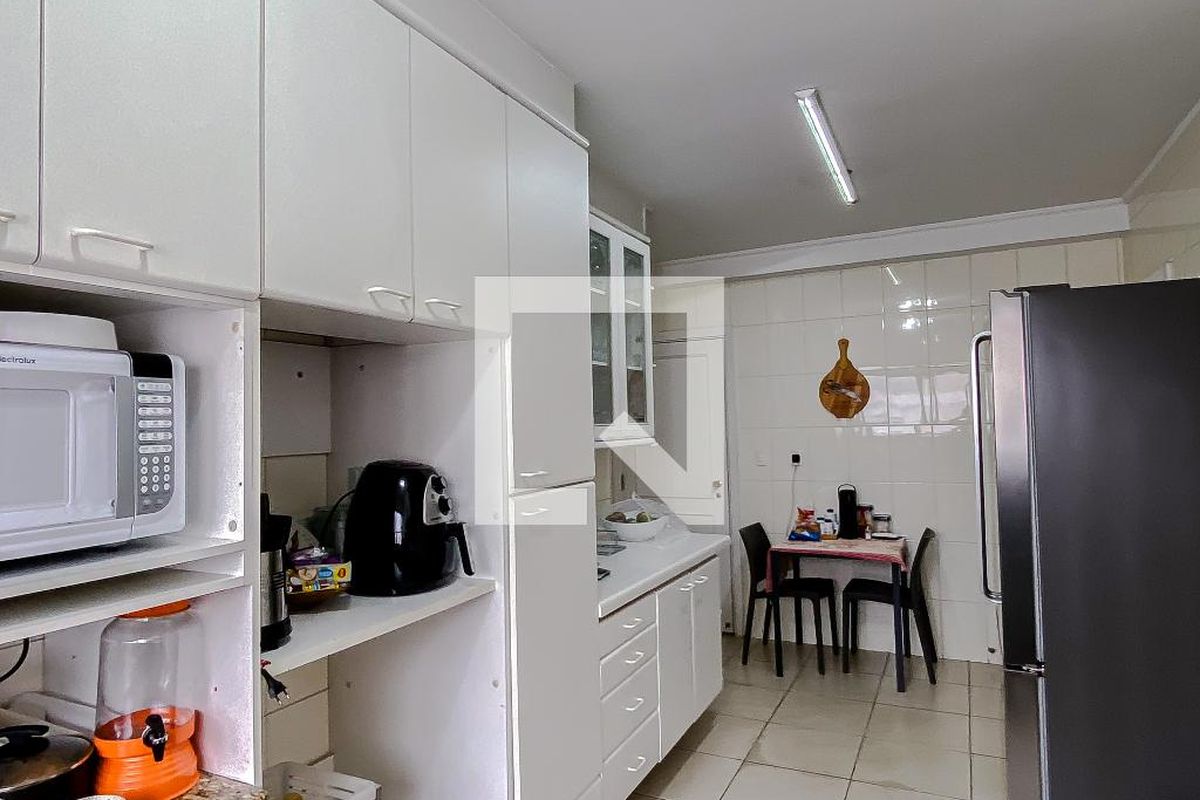 Apartamento, 3 quartos, 200 m² - Foto 164