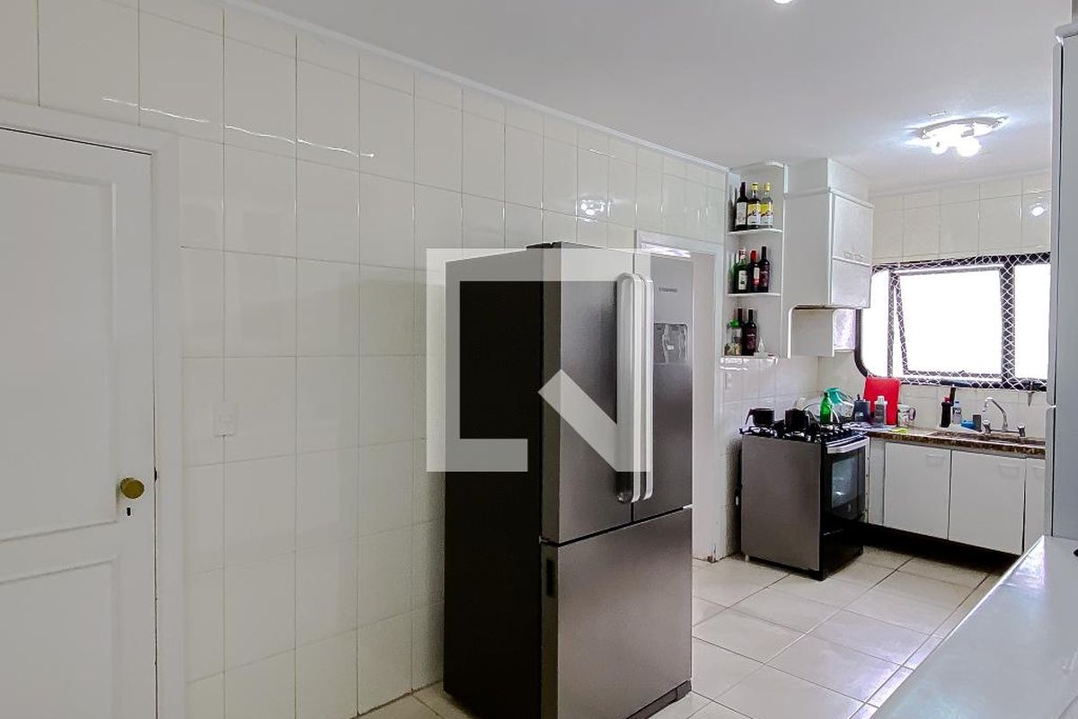 Apartamento, 3 quartos, 200 m² - Foto 162