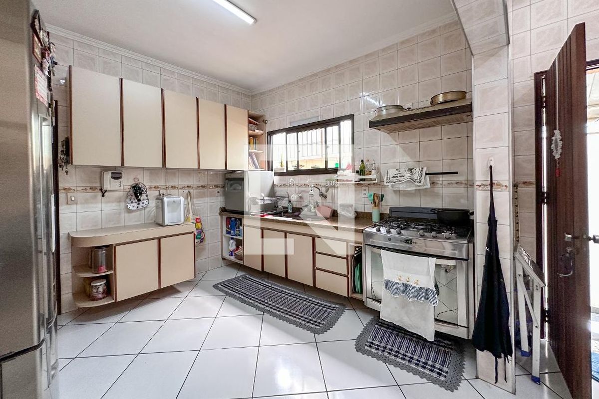 Casa, 3 quartos, 270 m² - Foto 134
