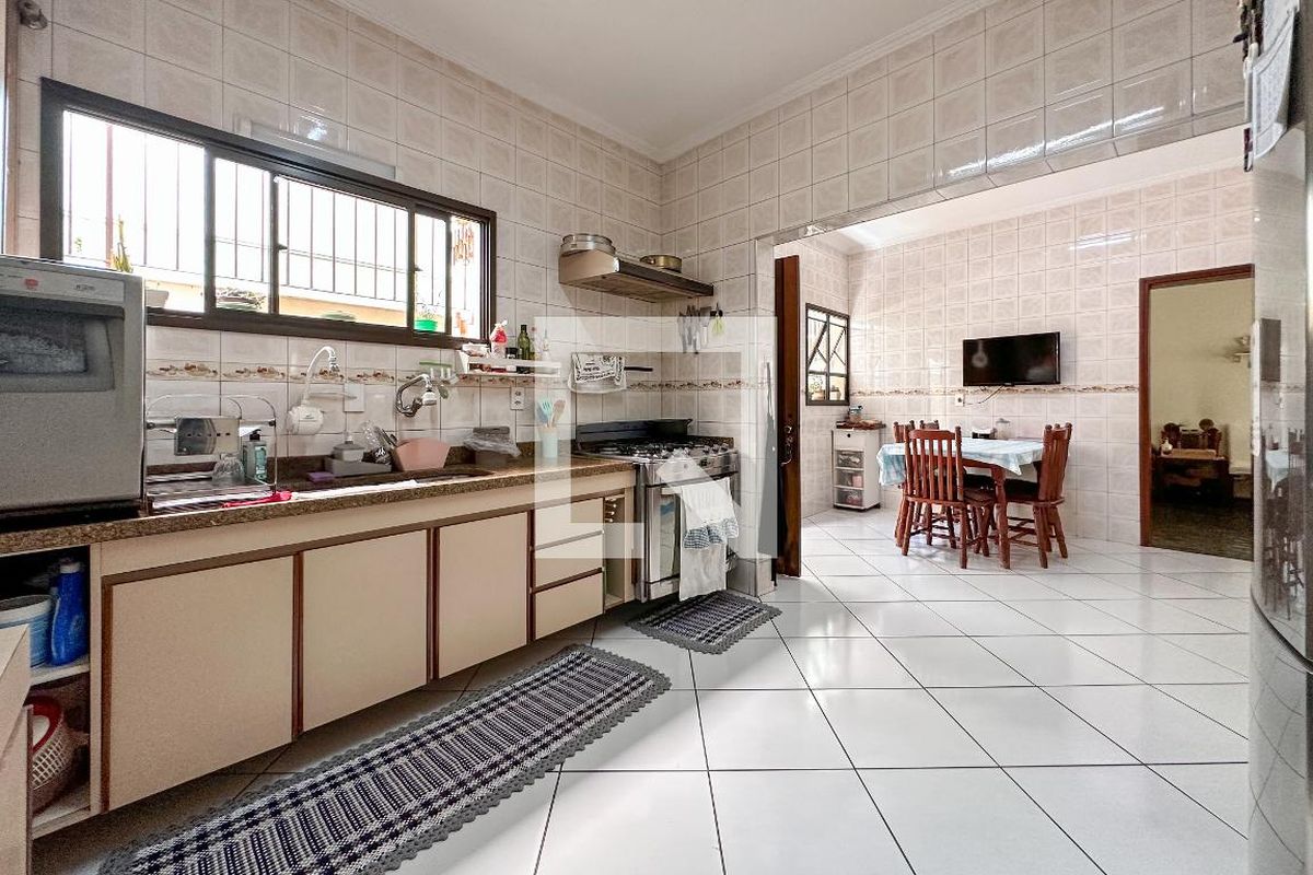 Casa, 3 quartos, 270 m² - Foto 126