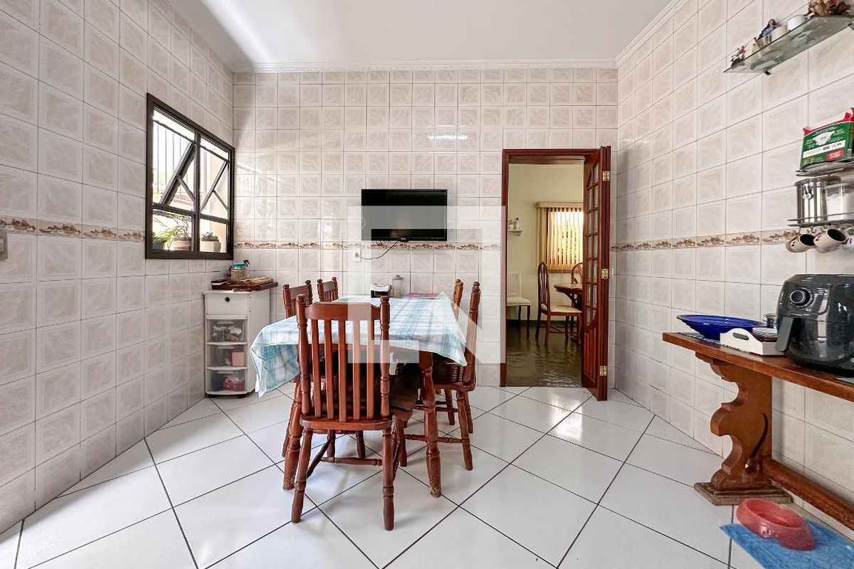 Casa, 3 quartos, 270 m² - Foto 112