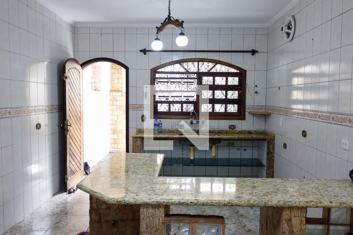 Casa, 3 quartos, 178 m² - Foto 13