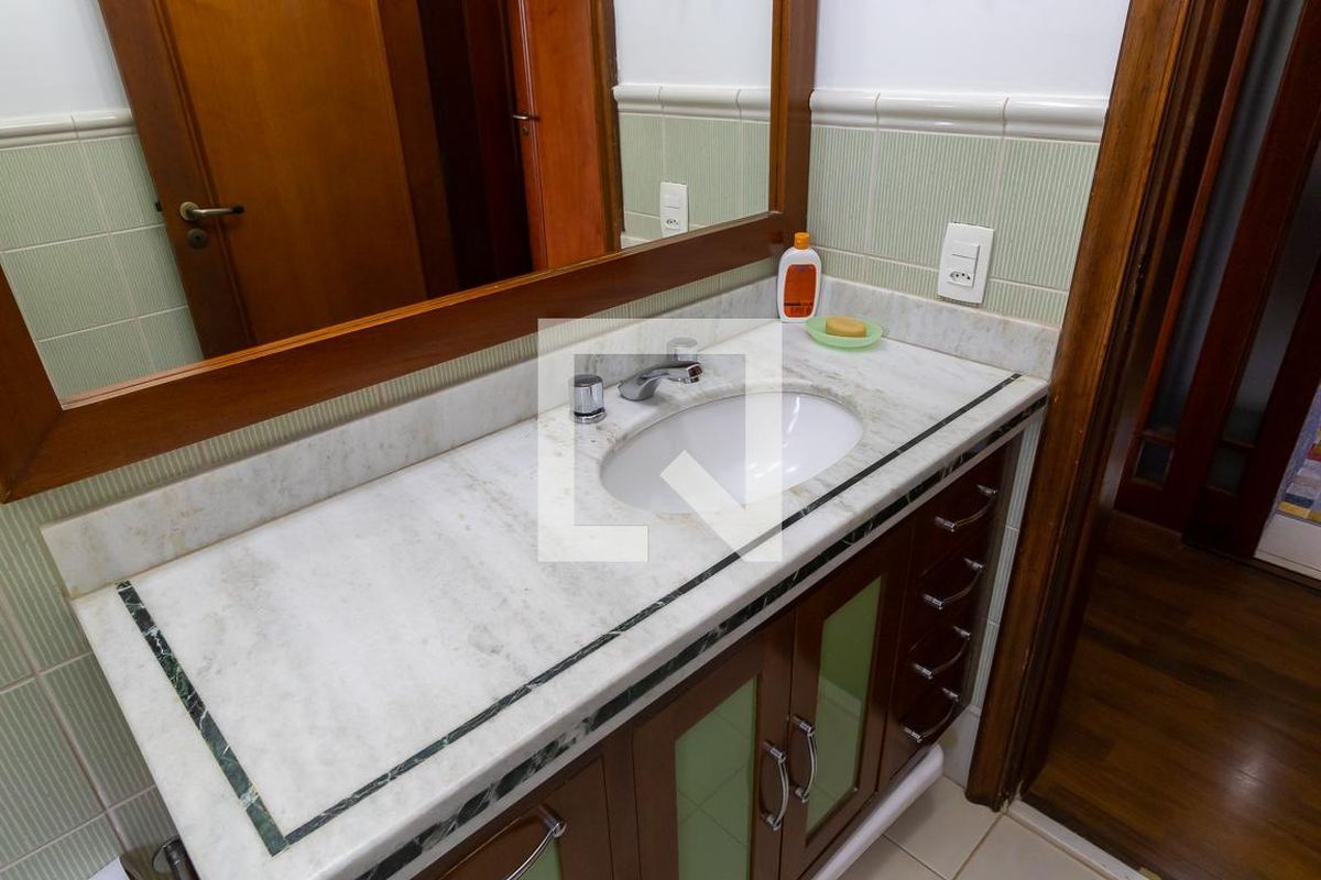 Casa à Venda - Jardim Santana, 4 Quartos,  455 m2 em , Campinas - sp | SoloBR