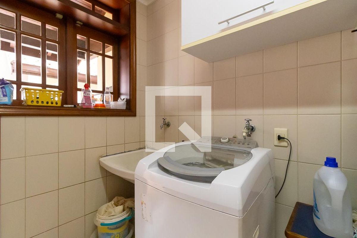 Casa à Venda - Jardim Santana, 4 Quartos,  455 m2 em , Campinas - sp | SoloBR