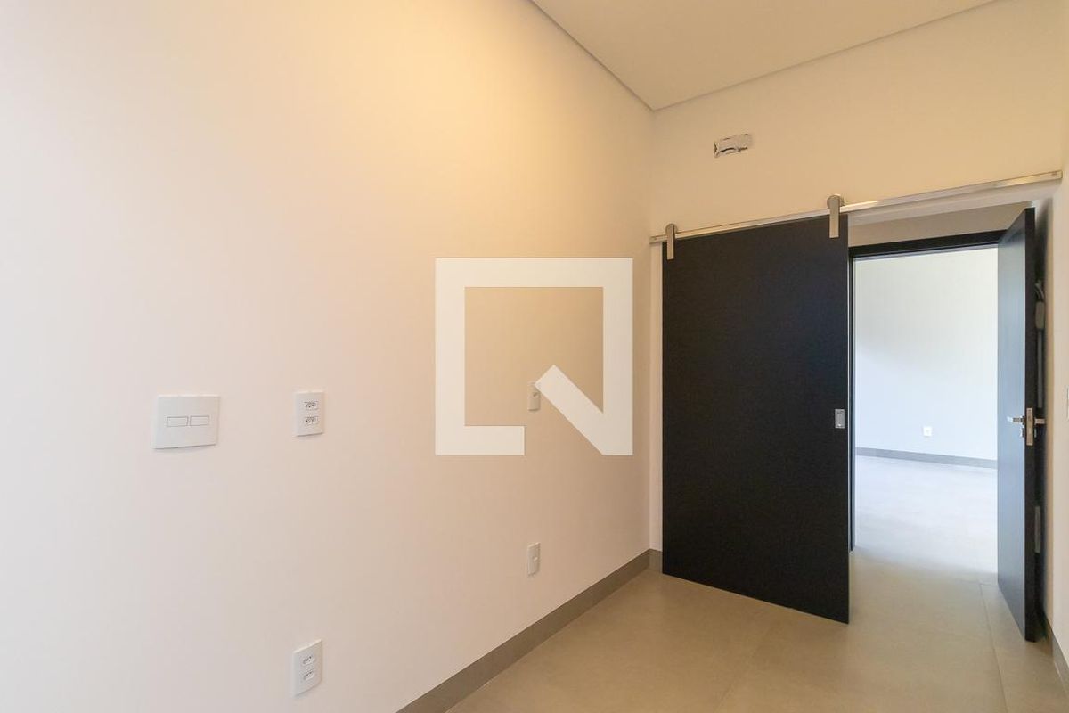 Casa à Venda - Swiss Park, 3 Quartos,  282 m2 em , Campinas - sp | SoloBR