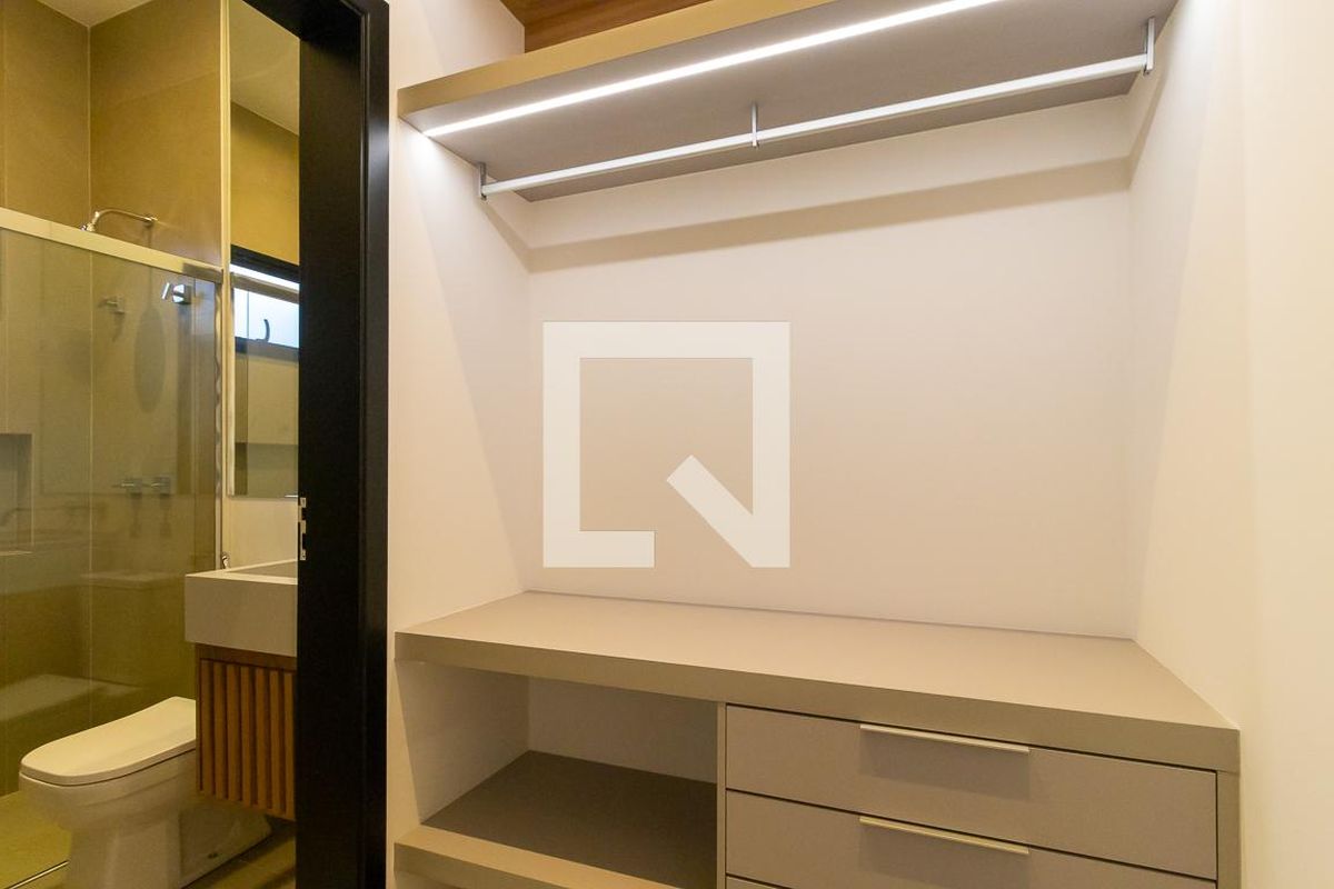 Casa à Venda - Swiss Park, 3 Quartos,  282 m2 em , Campinas - sp | SoloBR