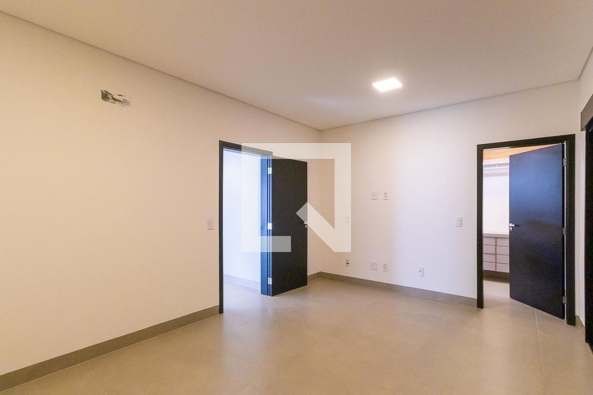 Casa à Venda - Swiss Park, 4 Quartos,  383 m2 em , Campinas - sp | SoloBR