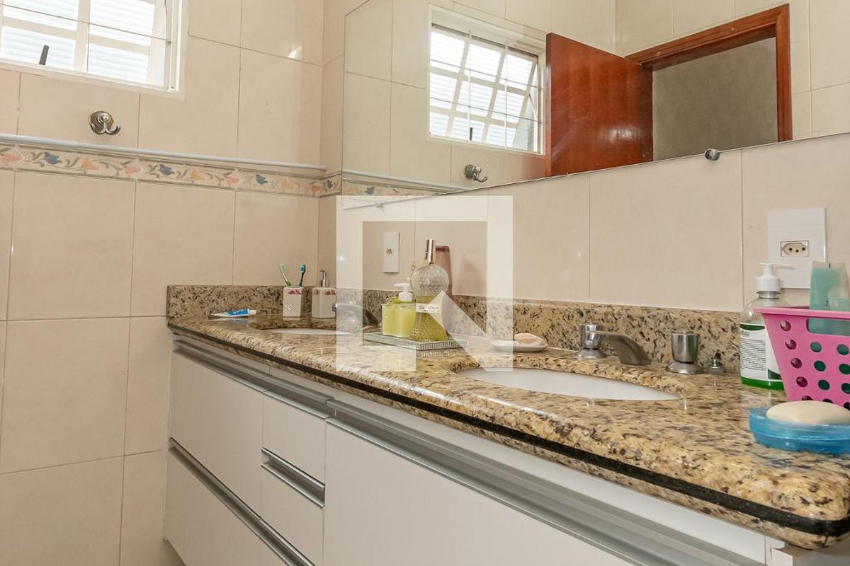 Casa à Venda - Vila Brandina, 4 Quartos,  115 m2 em , Campinas - sp | SoloBR
