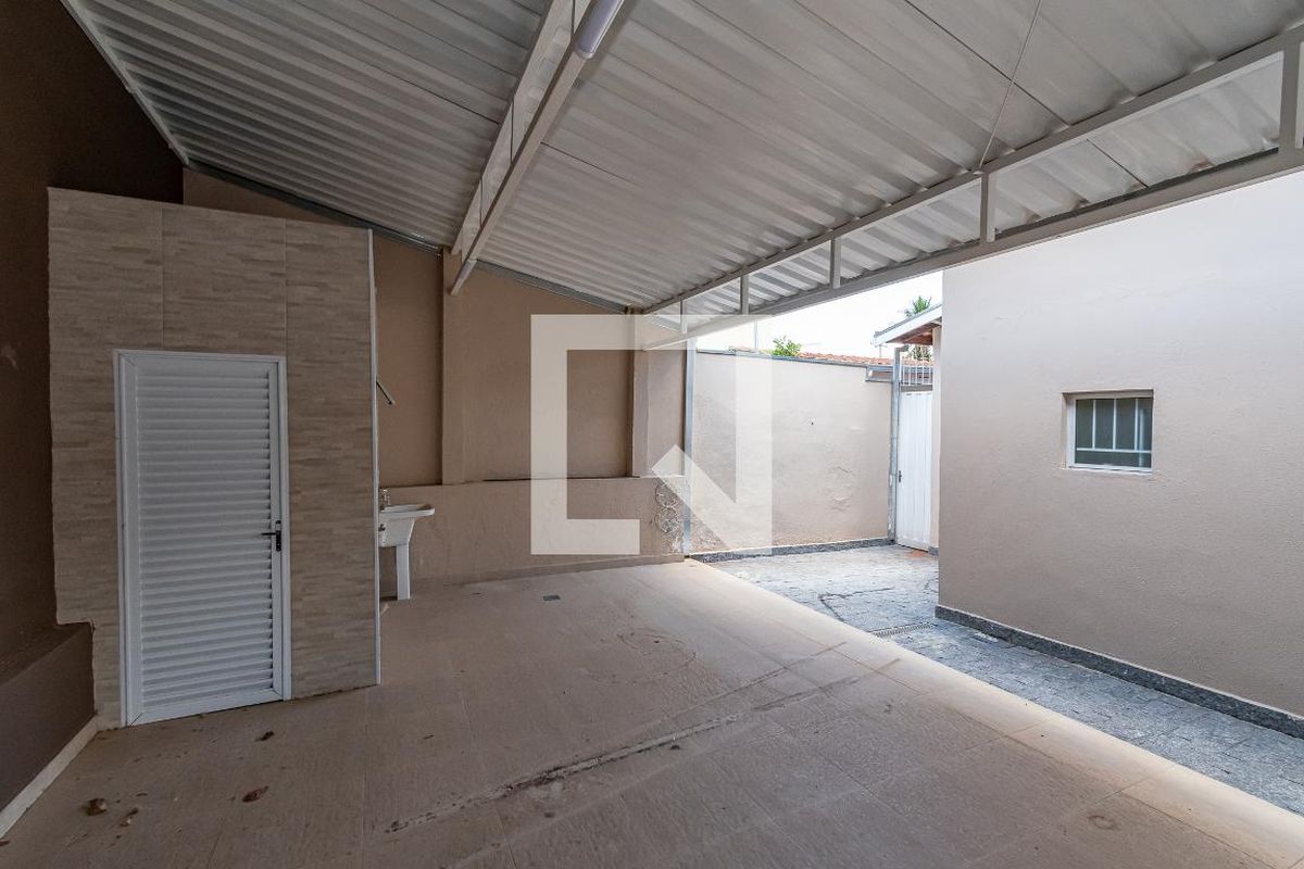 Casa à Venda - Jardim Flamboyant, 3 Quartos,  230 m2 em , Campinas - sp | SoloBR