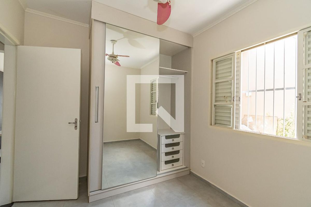 Casa à Venda - Jardim Flamboyant, 3 Quartos,  230 m2 em , Campinas - sp | SoloBR