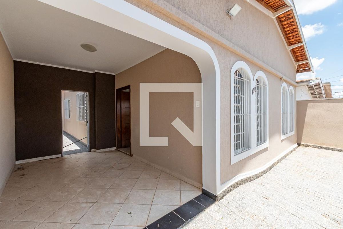 Casa à Venda - Jardim Flamboyant, 3 Quartos,  230 m2 em , Campinas - sp | SoloBR