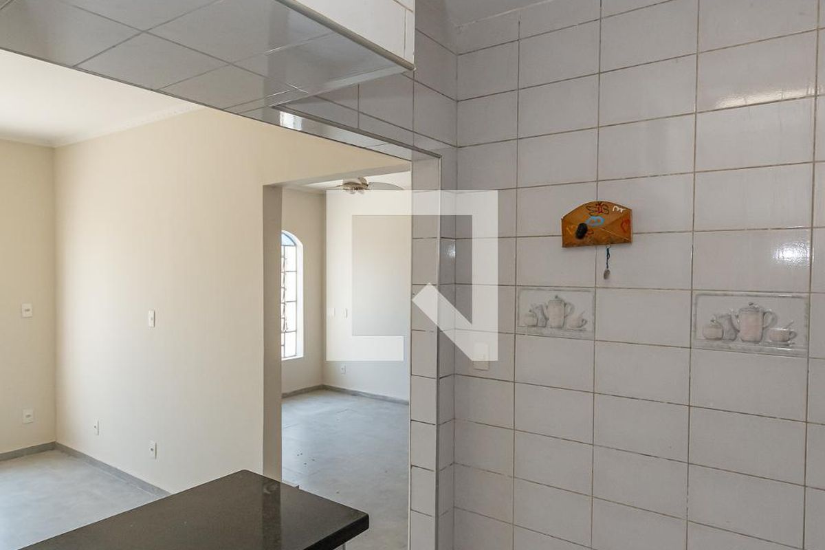 Casa à Venda - Jardim Flamboyant, 3 Quartos,  230 m2 em , Campinas - sp | SoloBR