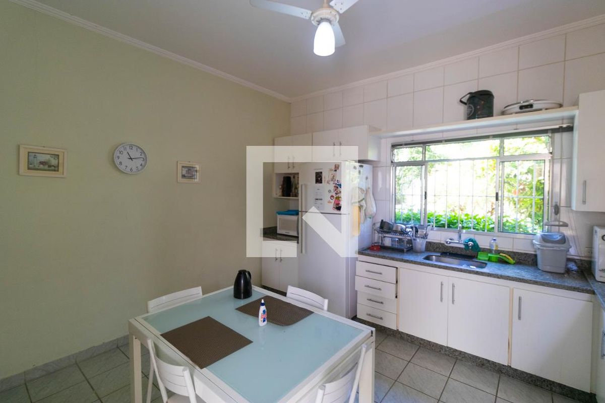 Casa à Venda - Cambuí, 4 Quartos,  340 m2 em , Campinas - sp | SoloBR
