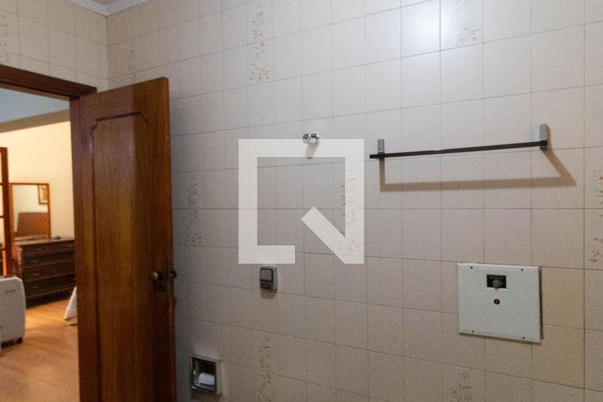 Casa à Venda - Cambuí, 4 Quartos,  340 m2 em , Campinas - sp | SoloBR