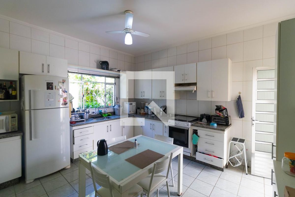 Casa à Venda - Cambuí, 4 Quartos,  340 m2 em , Campinas - sp | SoloBR
