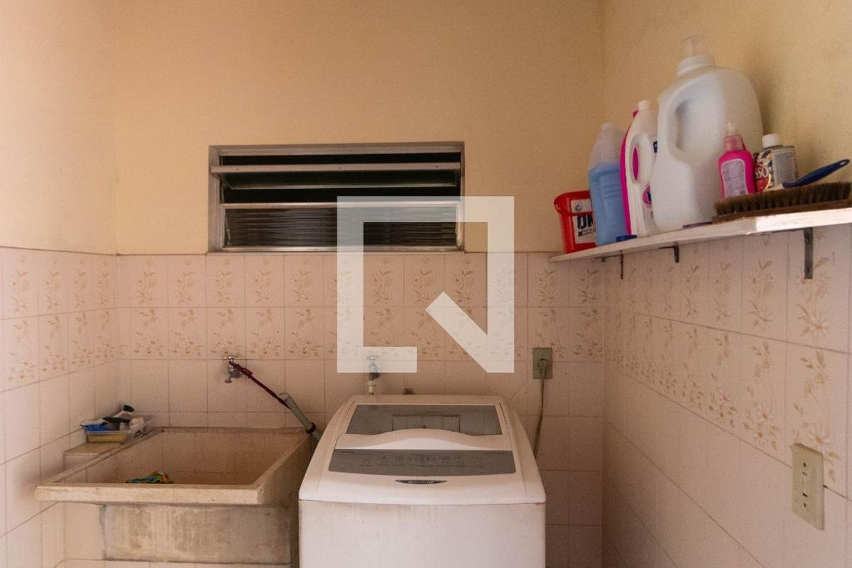 Casa à Venda - Cambuí, 4 Quartos,  340 m2 em , Campinas - sp | SoloBR