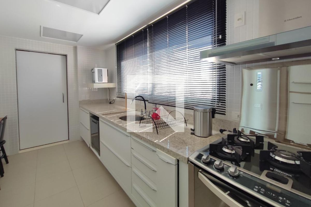 Apartamento à Venda - Cambuí, 2 Quartos,  151 m2 em , Campinas - sp | SoloBR