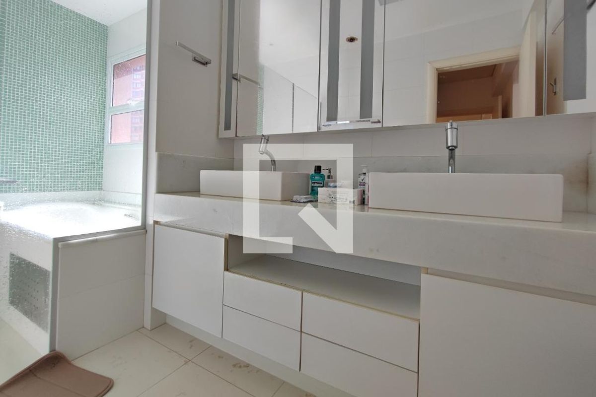 Apartamento à Venda - Cambuí, 2 Quartos,  151 m2 em , Campinas - sp | SoloBR