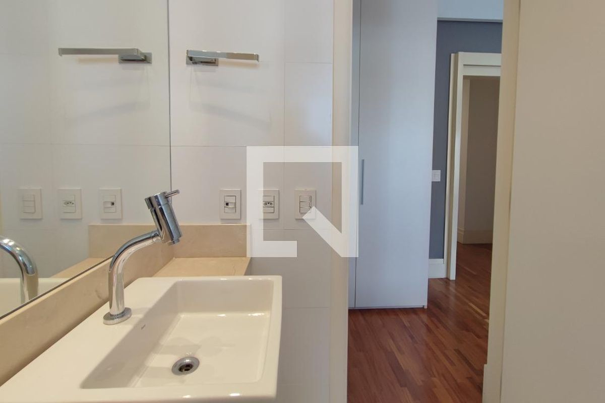 Apartamento à Venda - Cambuí, 2 Quartos,  151 m2 em , Campinas - sp | SoloBR