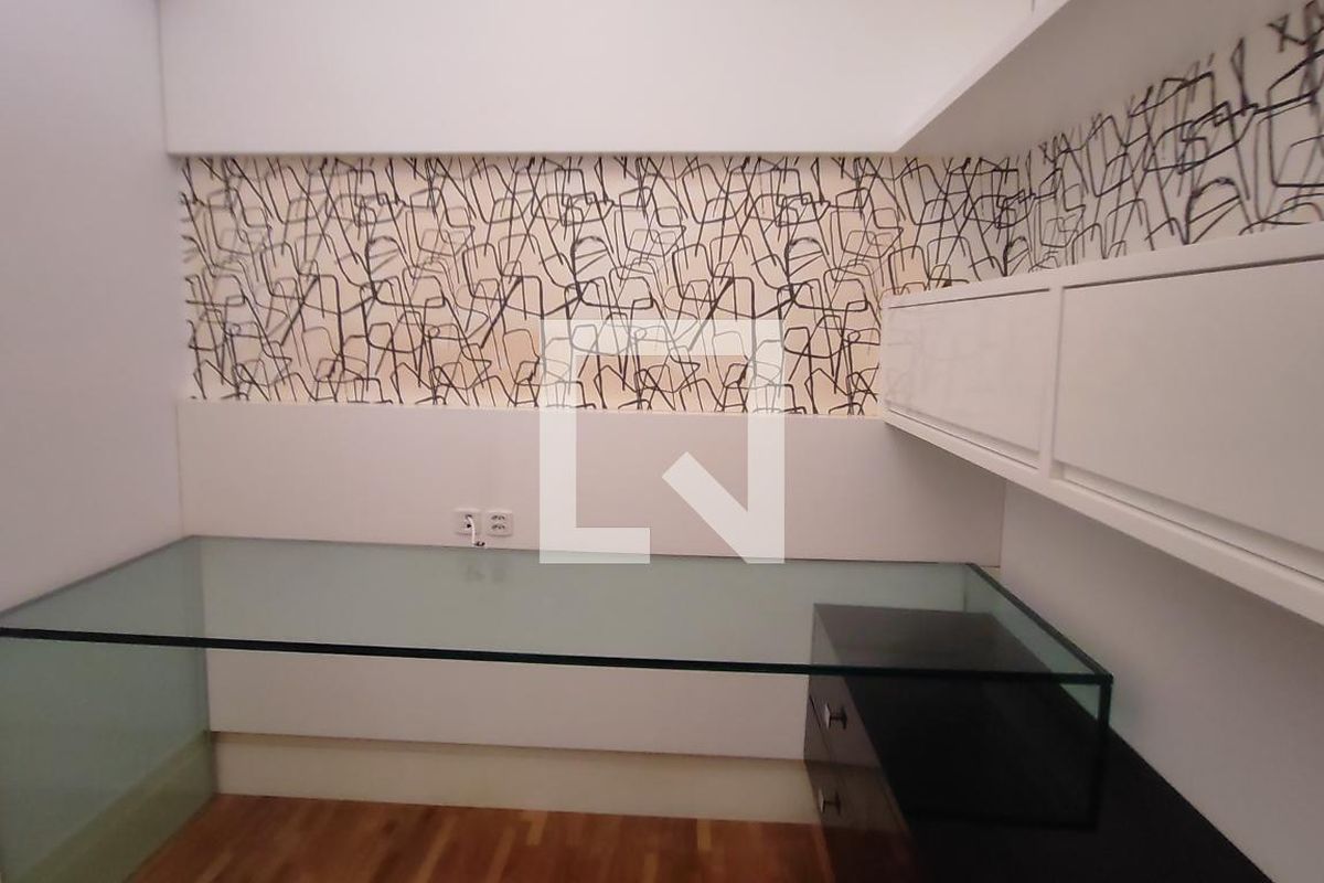 Apartamento à Venda - Cambuí, 2 Quartos,  151 m2 em , Campinas - sp | SoloBR
