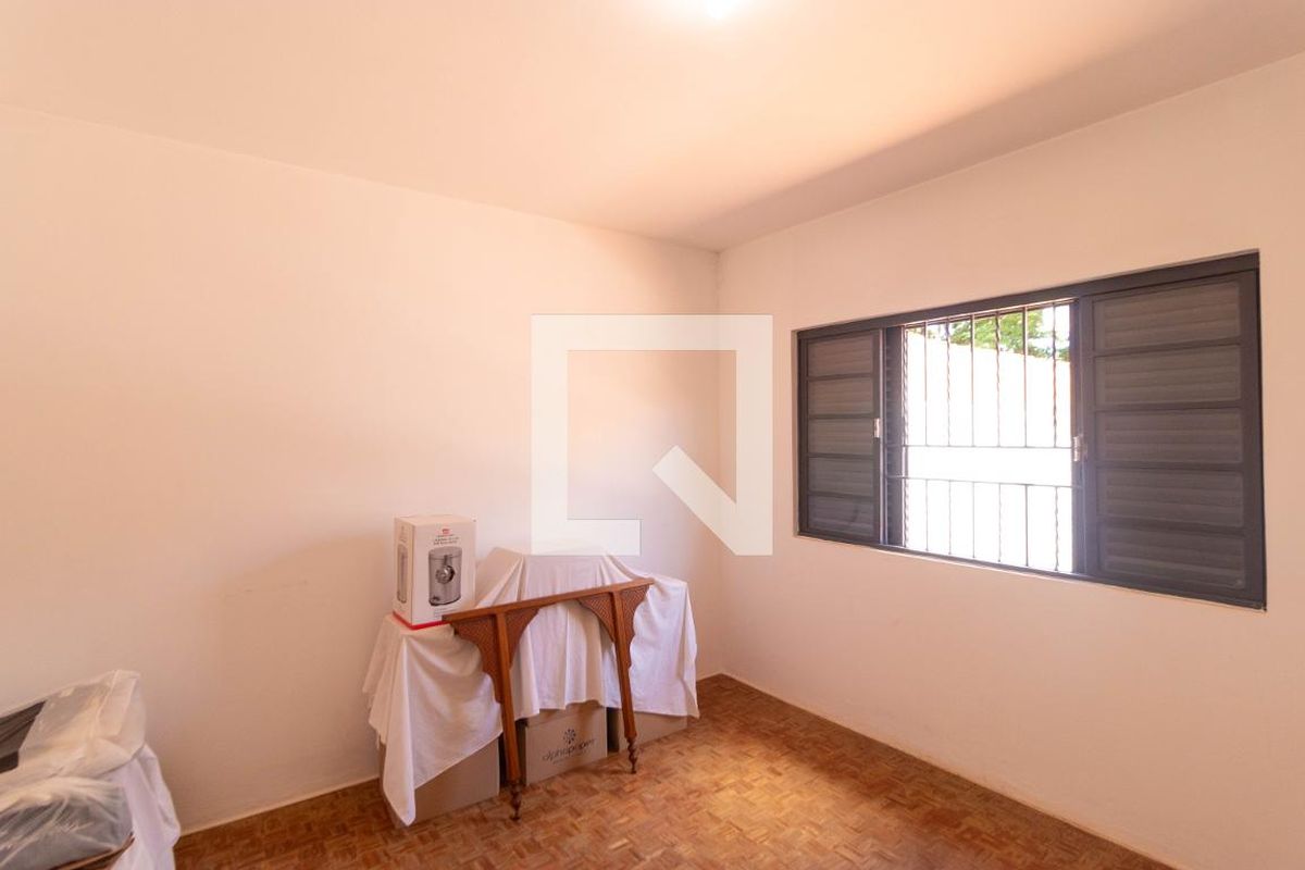 Casa à Venda - Jardim Flamboyant, 4 Quartos,  225 m2 em , Campinas - sp | SoloBR