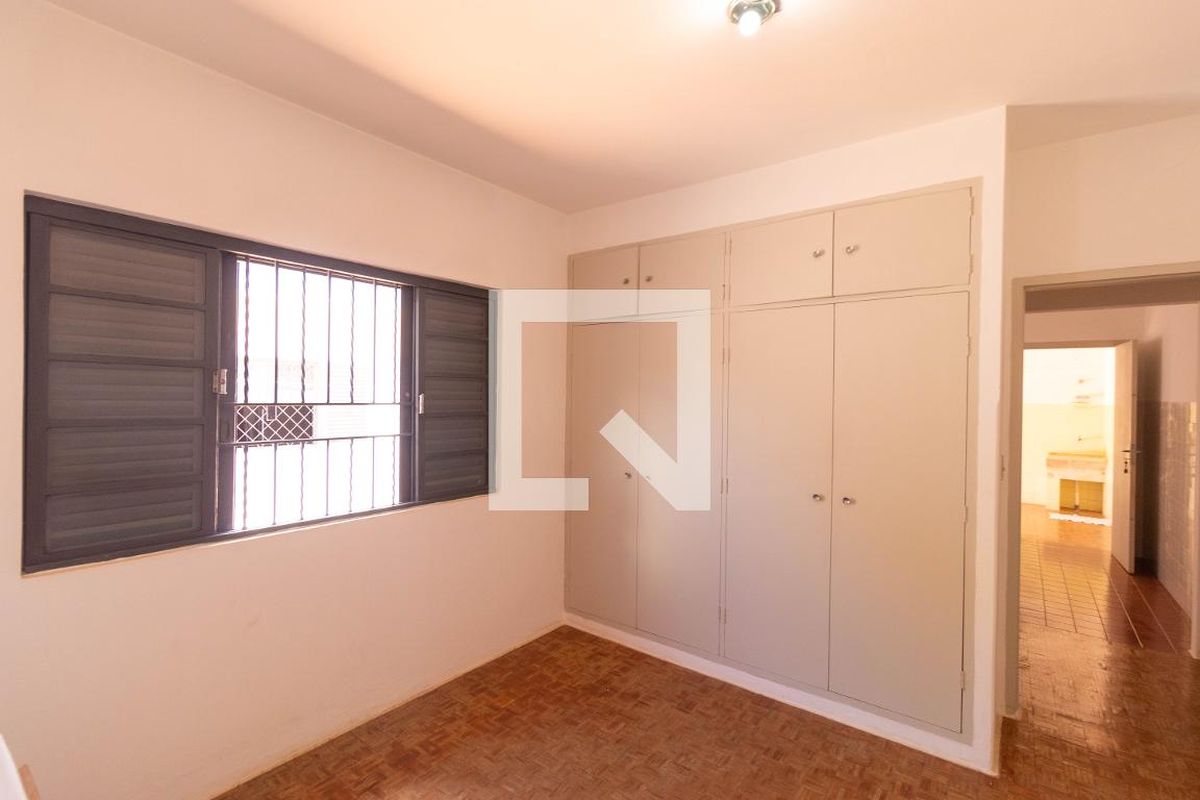 Casa à Venda - Jardim Flamboyant, 4 Quartos,  225 m2 em , Campinas - sp | SoloBR
