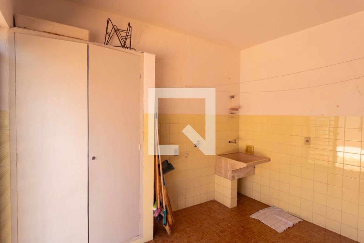Casa à Venda - Jardim Flamboyant, 4 Quartos,  225 m2 em , Campinas - sp | SoloBR