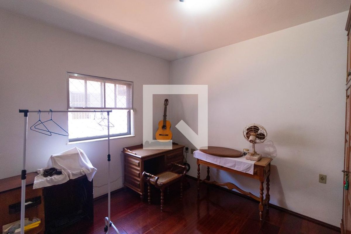 Casa à Venda - Jardim Flamboyant, 4 Quartos,  225 m2 em , Campinas - sp | SoloBR