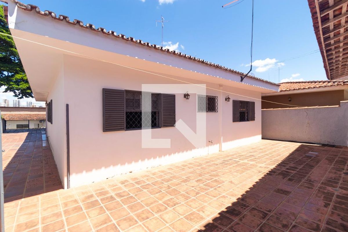 Casa à Venda - Jardim Flamboyant, 4 Quartos,  225 m2 em , Campinas - sp | SoloBR